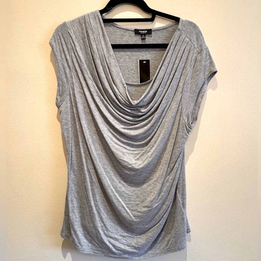 Premise Studio Grey Scoop Top NWT
